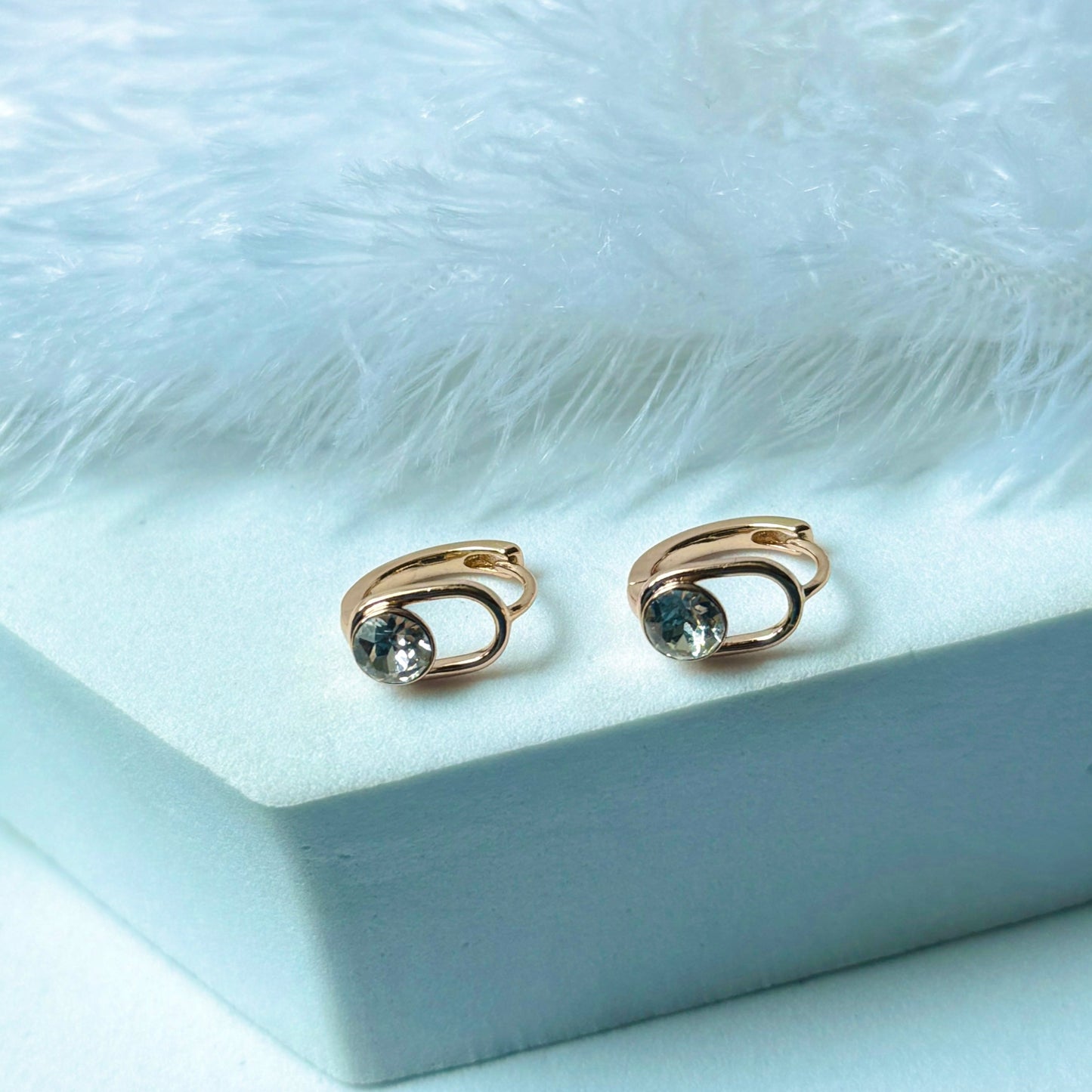 Oval Colour White and Blue