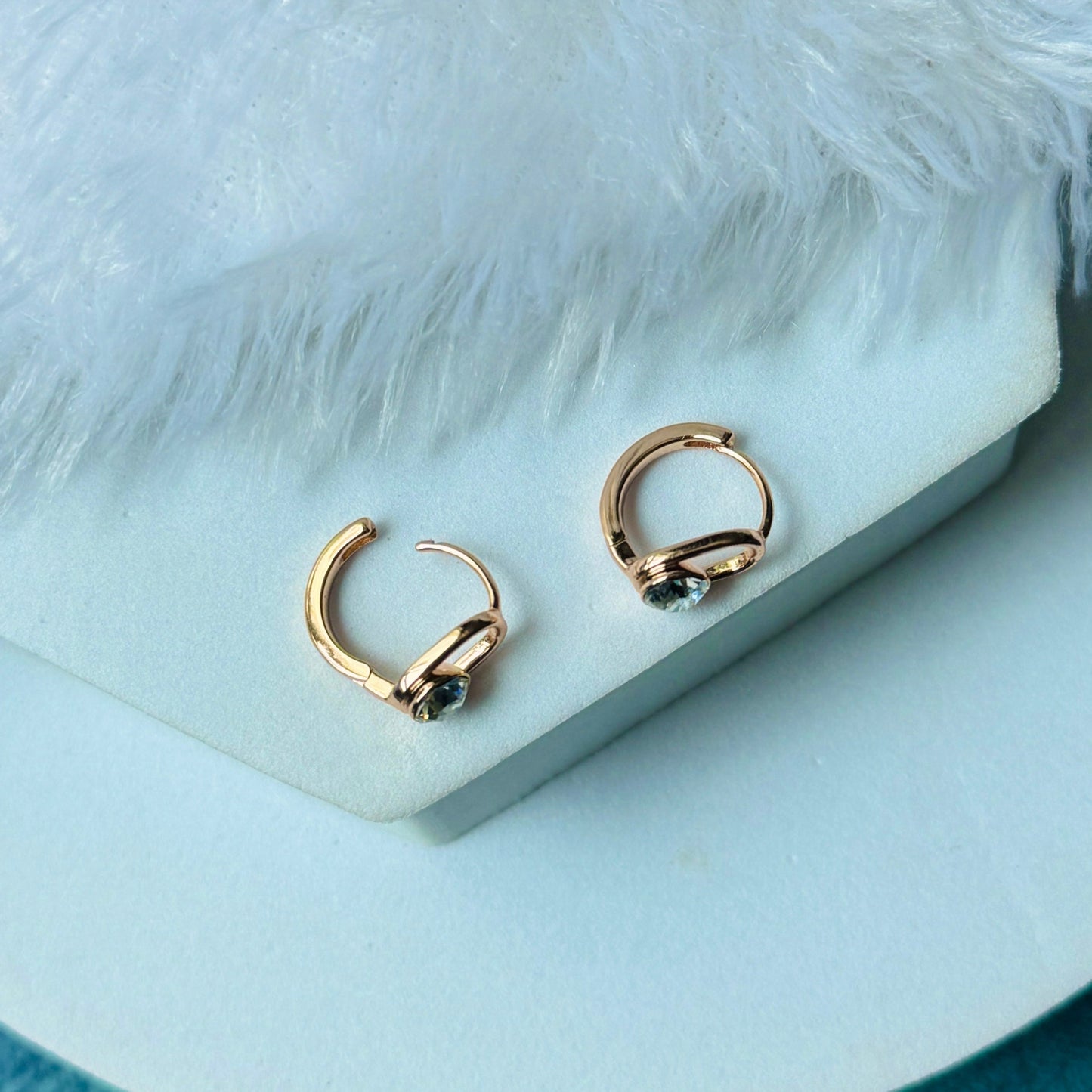 Oval Colour White and Blue