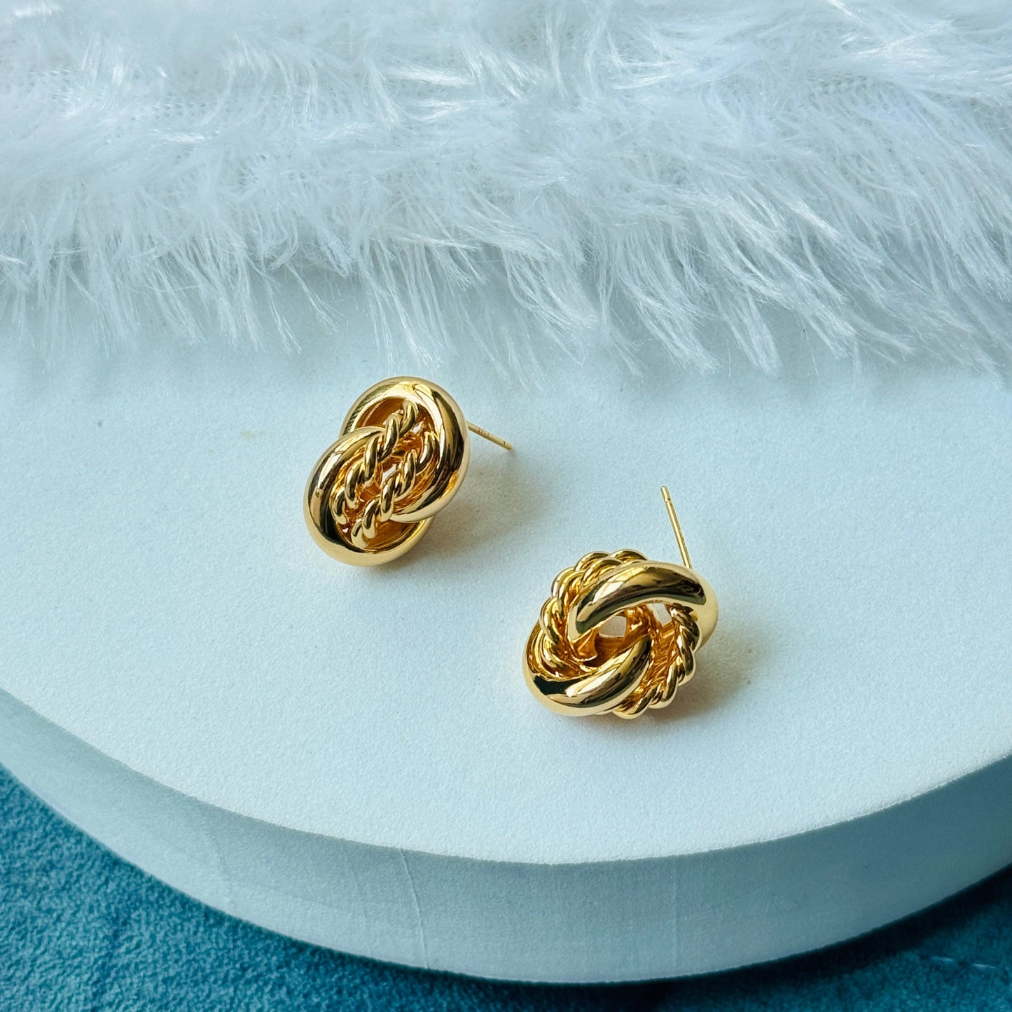 Interwine Knot Earring