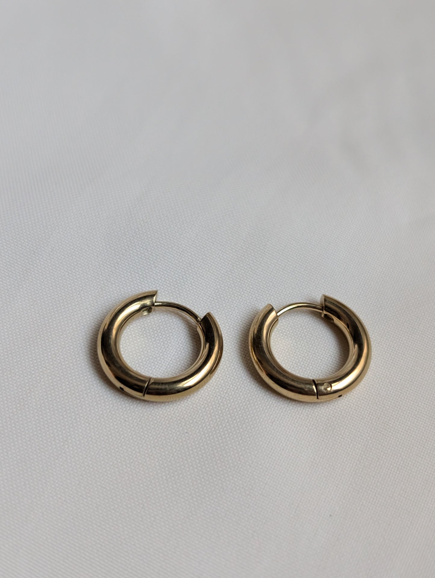 Plain Round Small Earrings