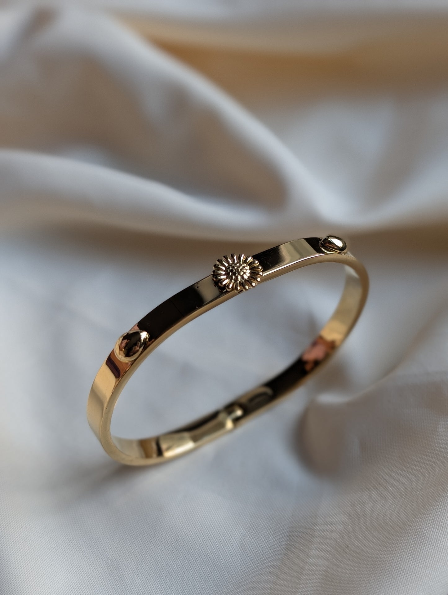Stone Floating Kada