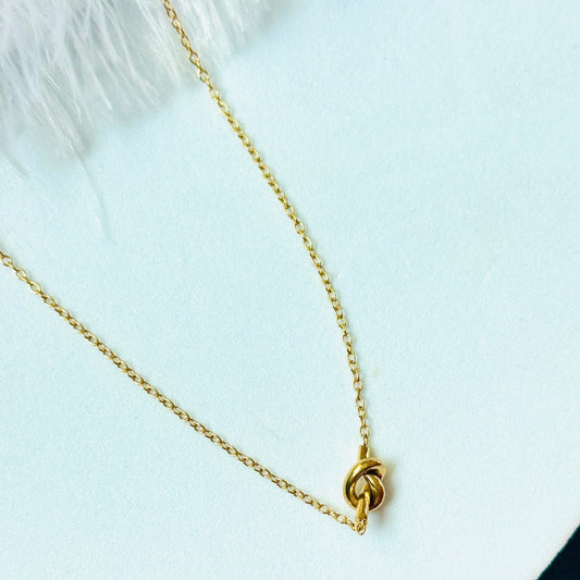 Small Knot Chain