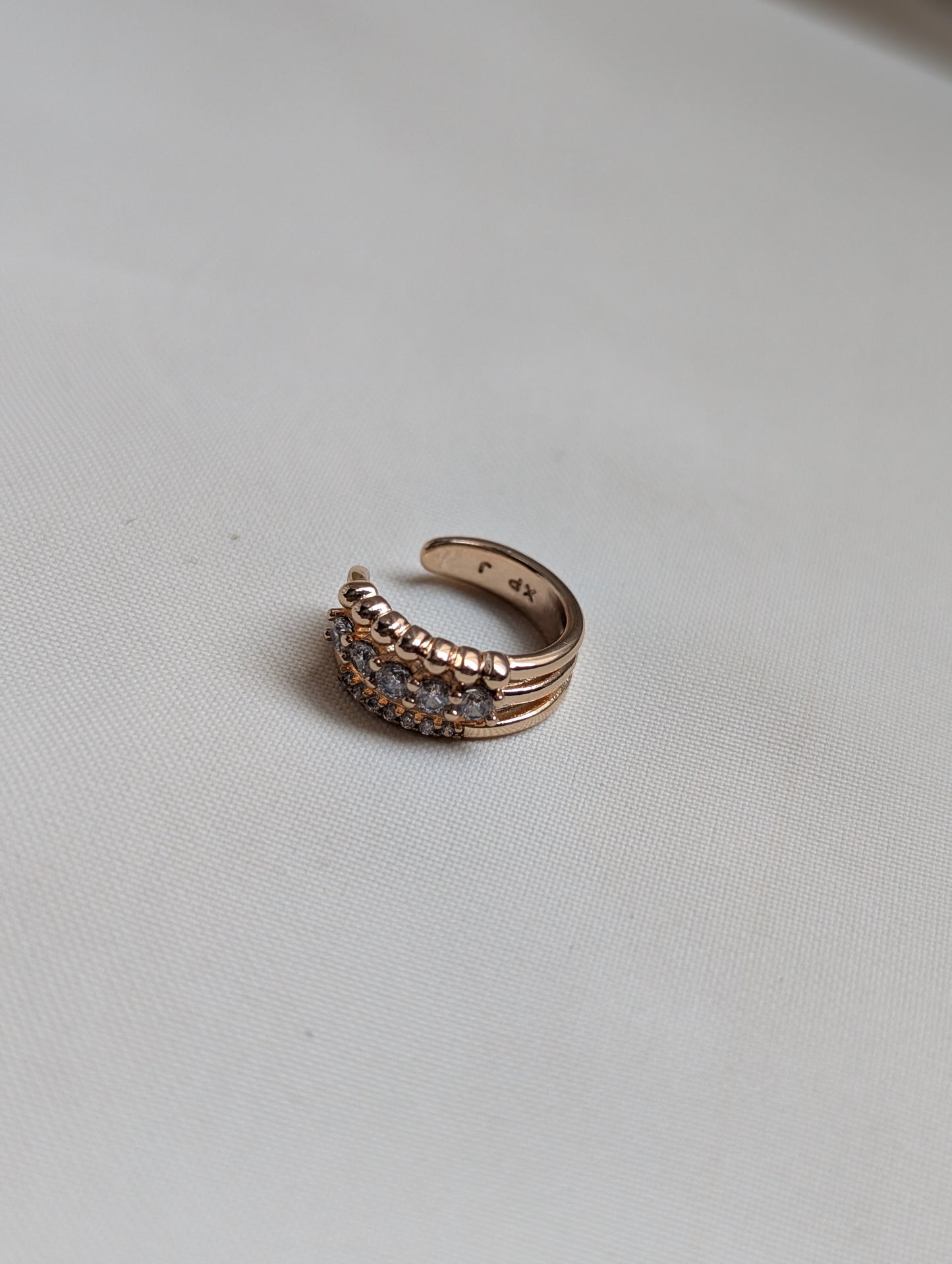 Ball Stone Line Cuff
