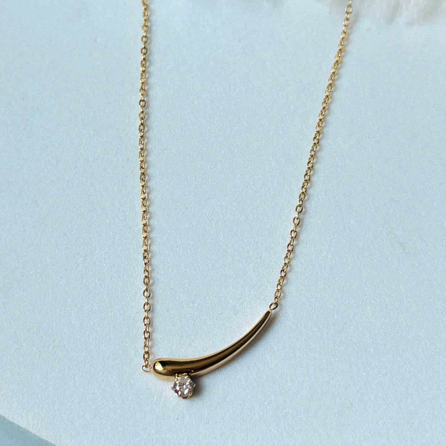 DewDrop Curve Stone Chain