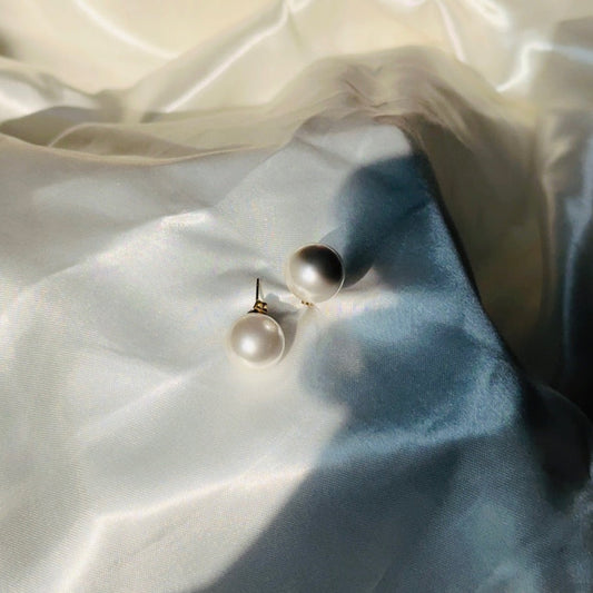 10 mm pearl studs