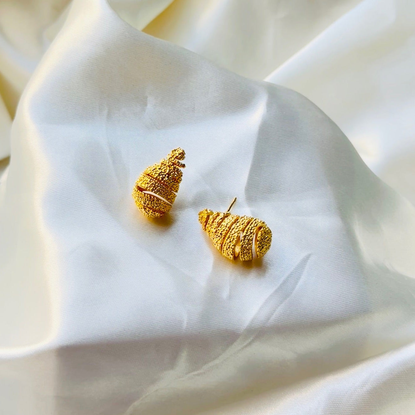 Tear Drop Spiral Earrings