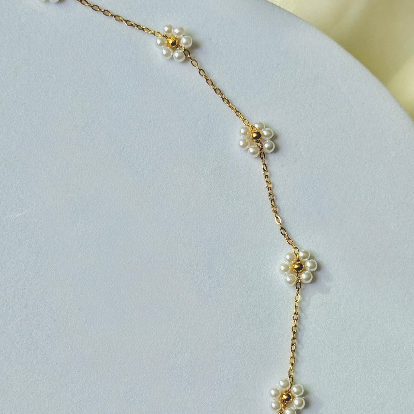 White Flower Chain