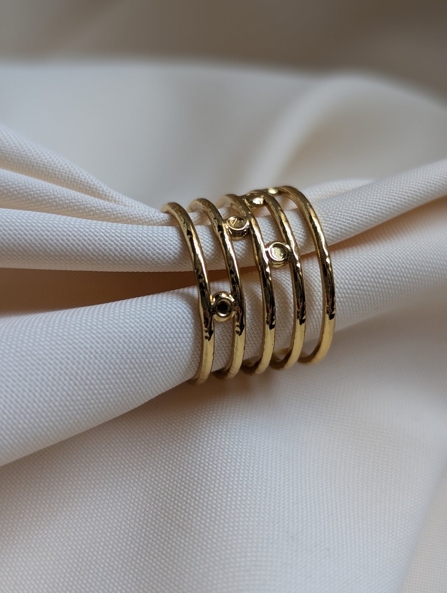 Line Dot Ring