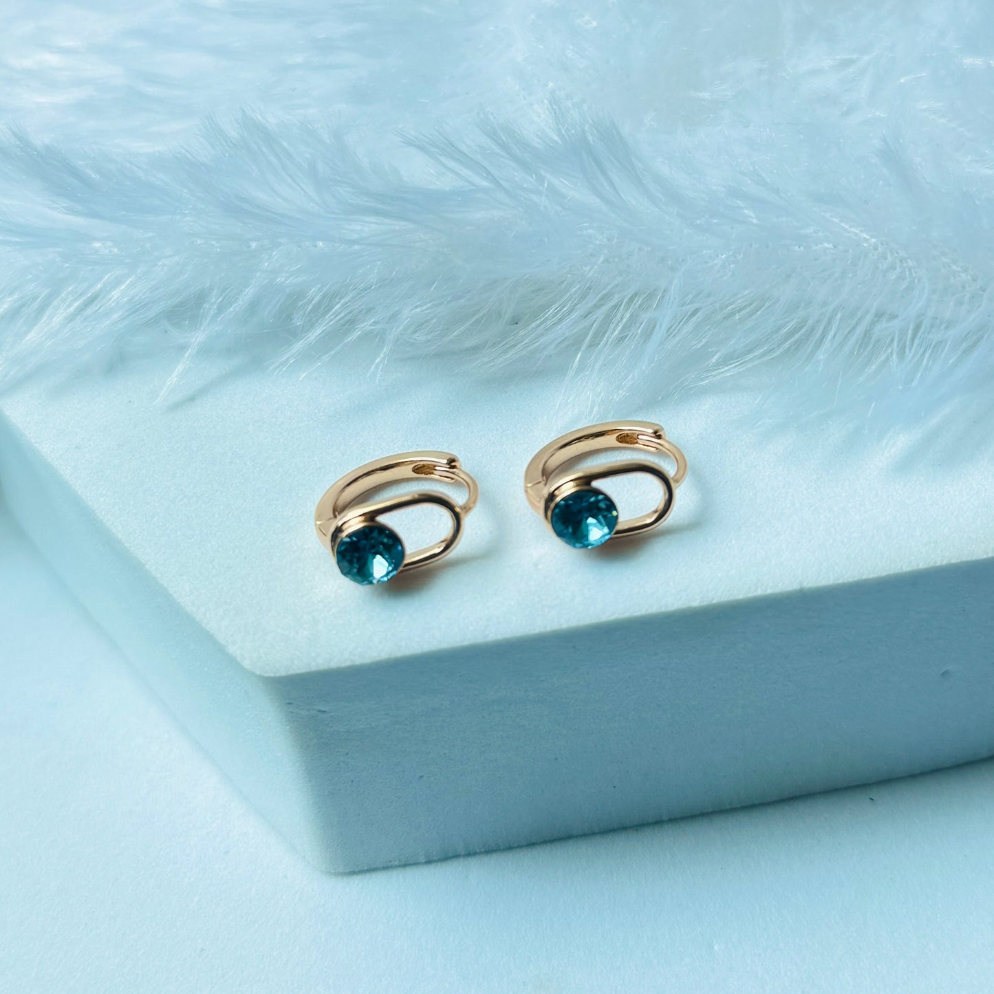 Oval Colour White and Blue
