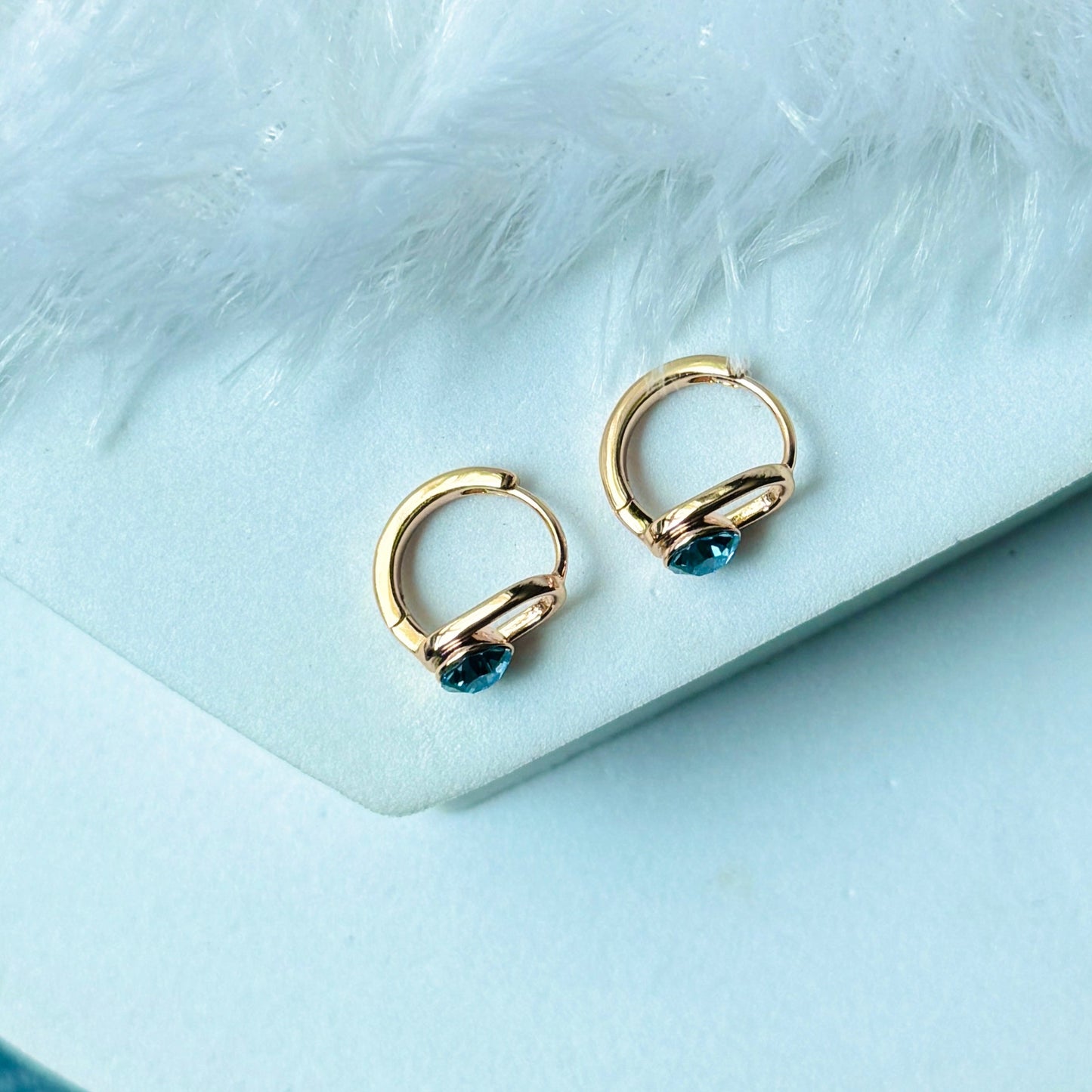Oval Colour White and Blue