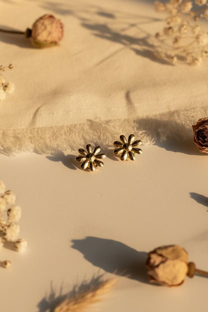 Dainty Gold Flower Stud