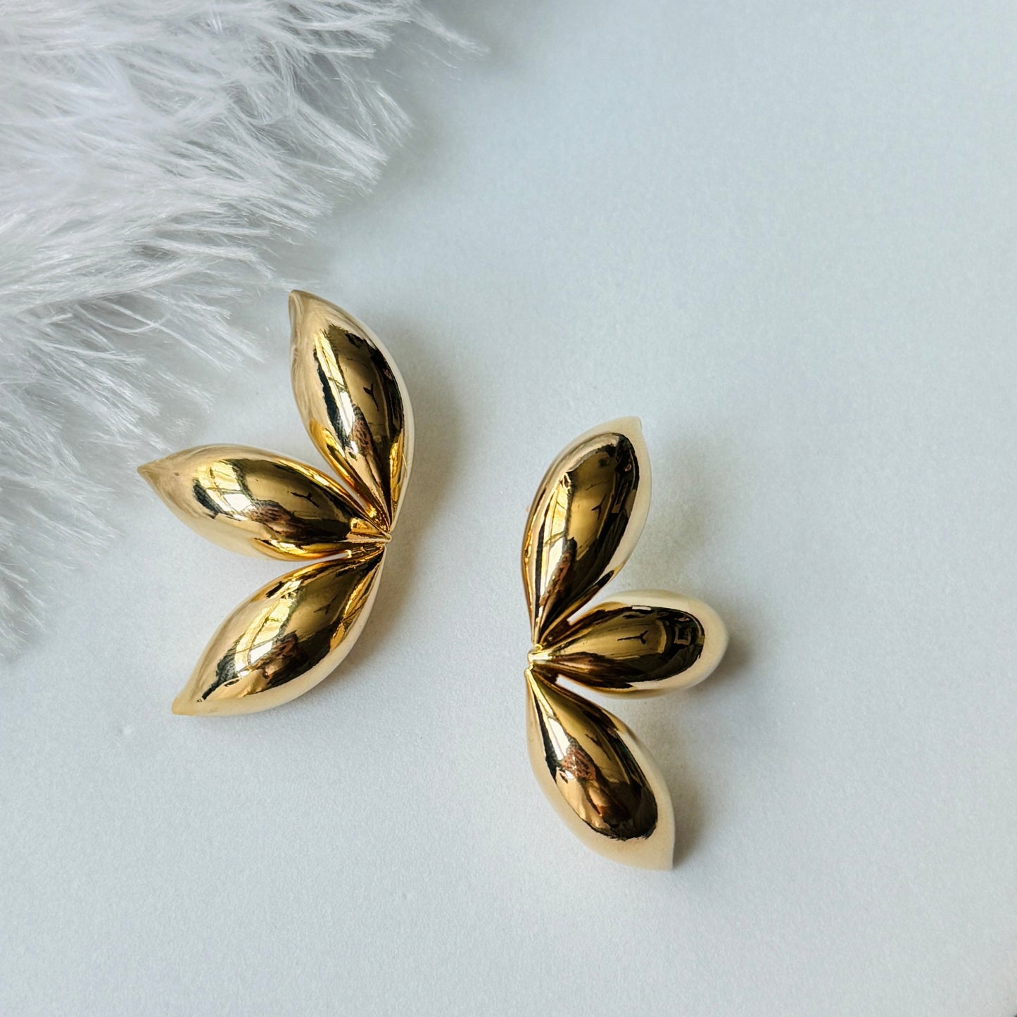 3 leaves Gold Earring
