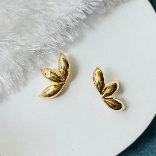 3 leaves Gold Earring