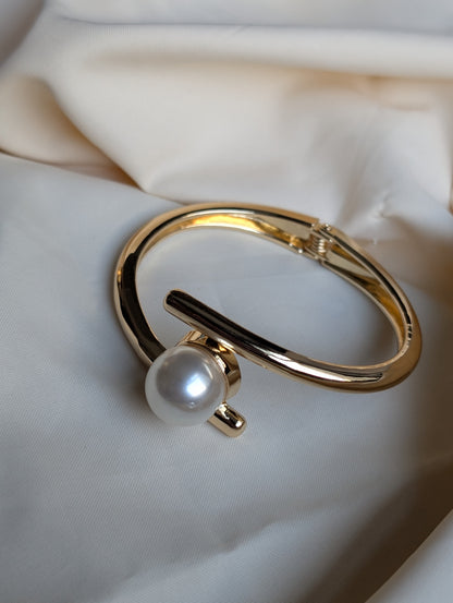 One Pearl Kada