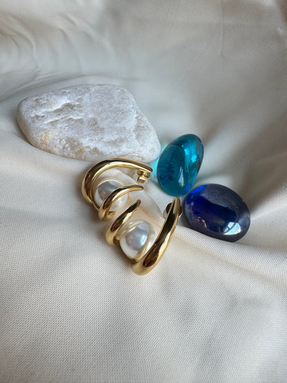 Ombréa curve Pearl Earring
