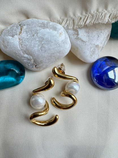 Spiraly Pearl Earrings