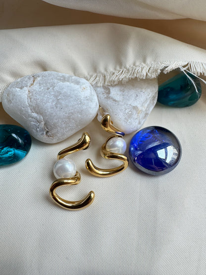 Spiraly Pearl Earrings