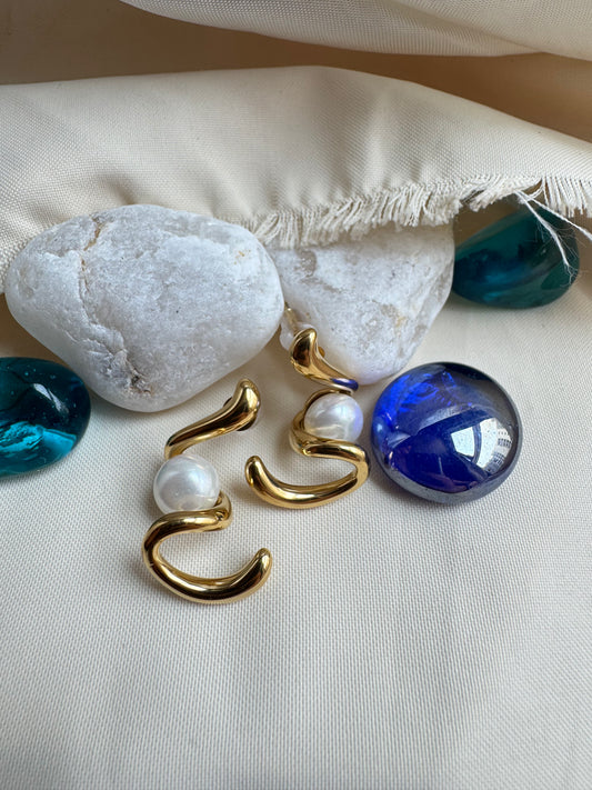 Spiraly Pearl Earrings