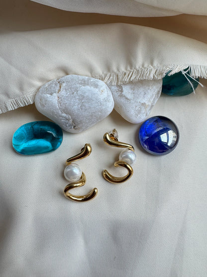 Spiraly Pearl Earrings