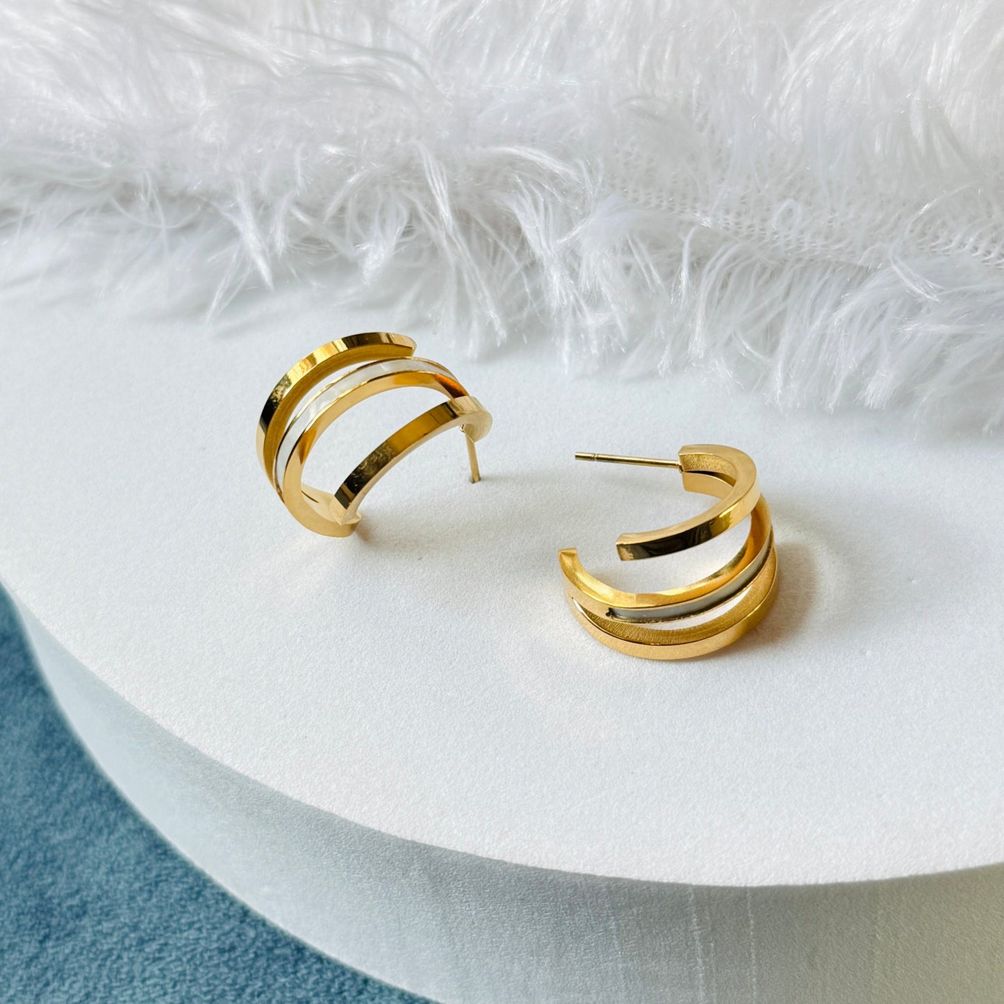 Two Tone Curve Hoop