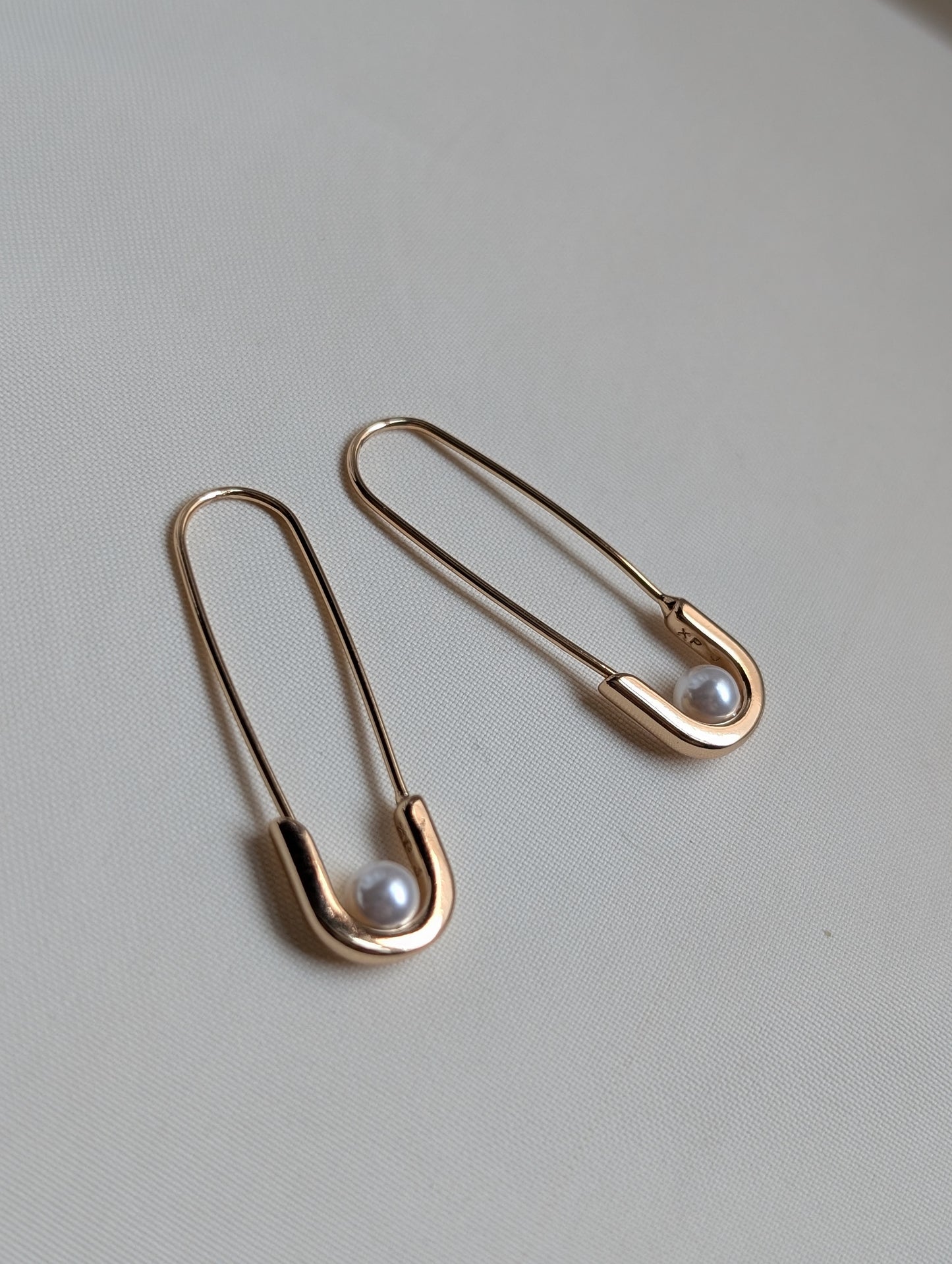 Safety Pin Pearl Earing