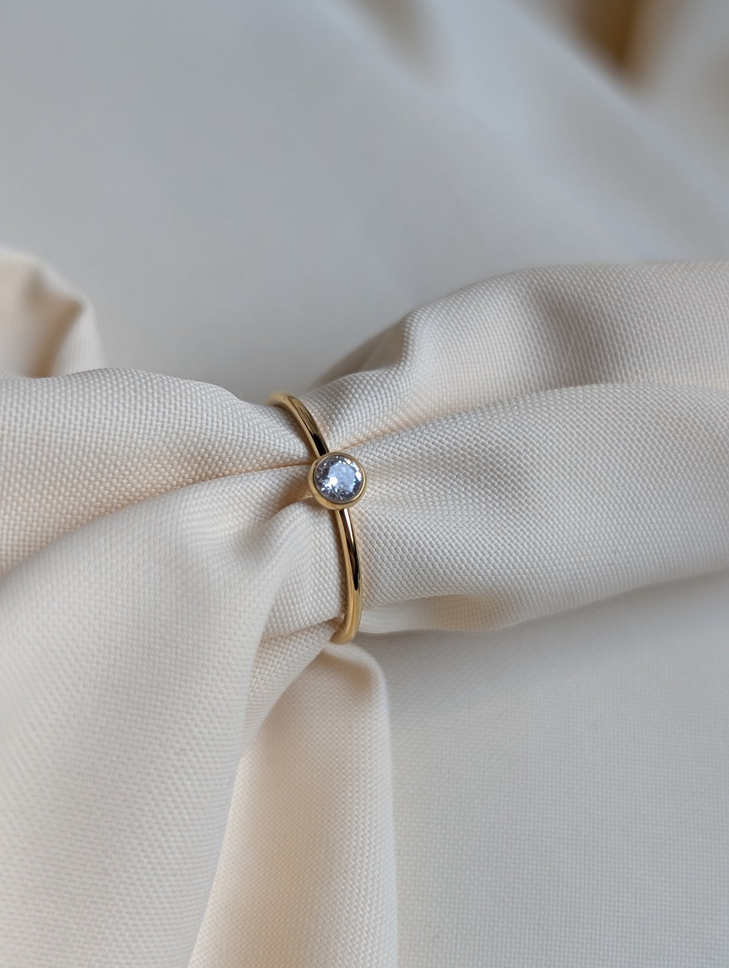 One Stone Thin Ring