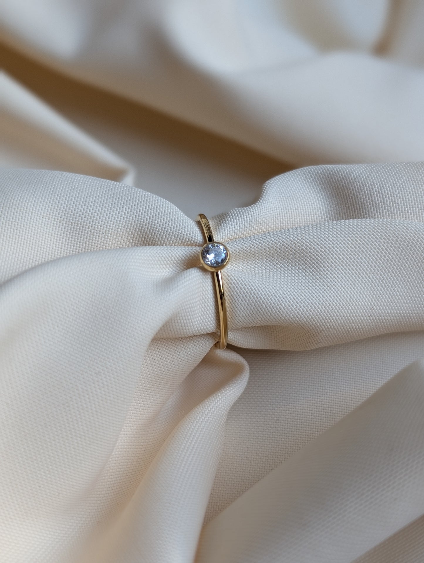 One Stone Thin Ring