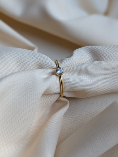 One Stone Thin Ring