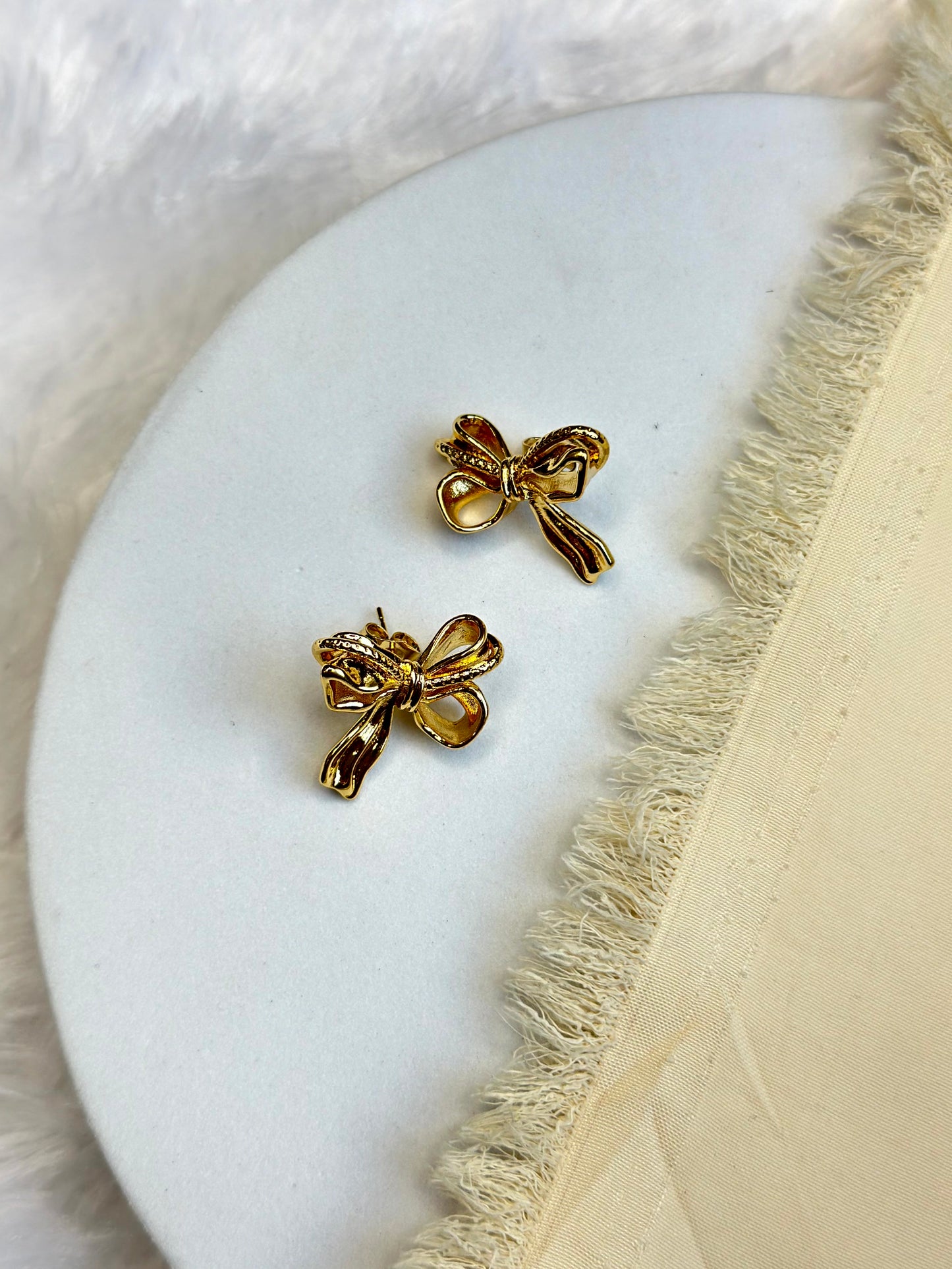 Bow earrings
