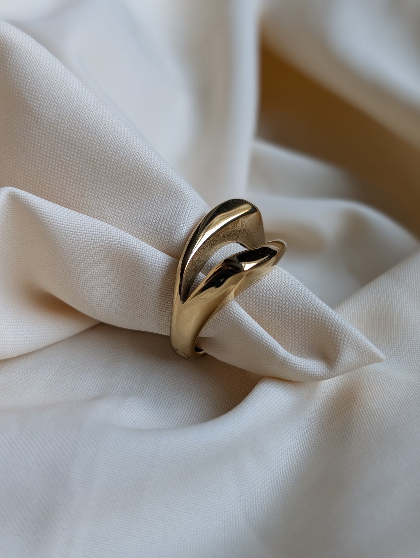 Bold Line Wave Ring
