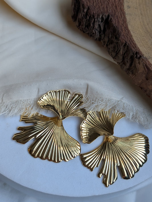 Glided Line Petal Earring