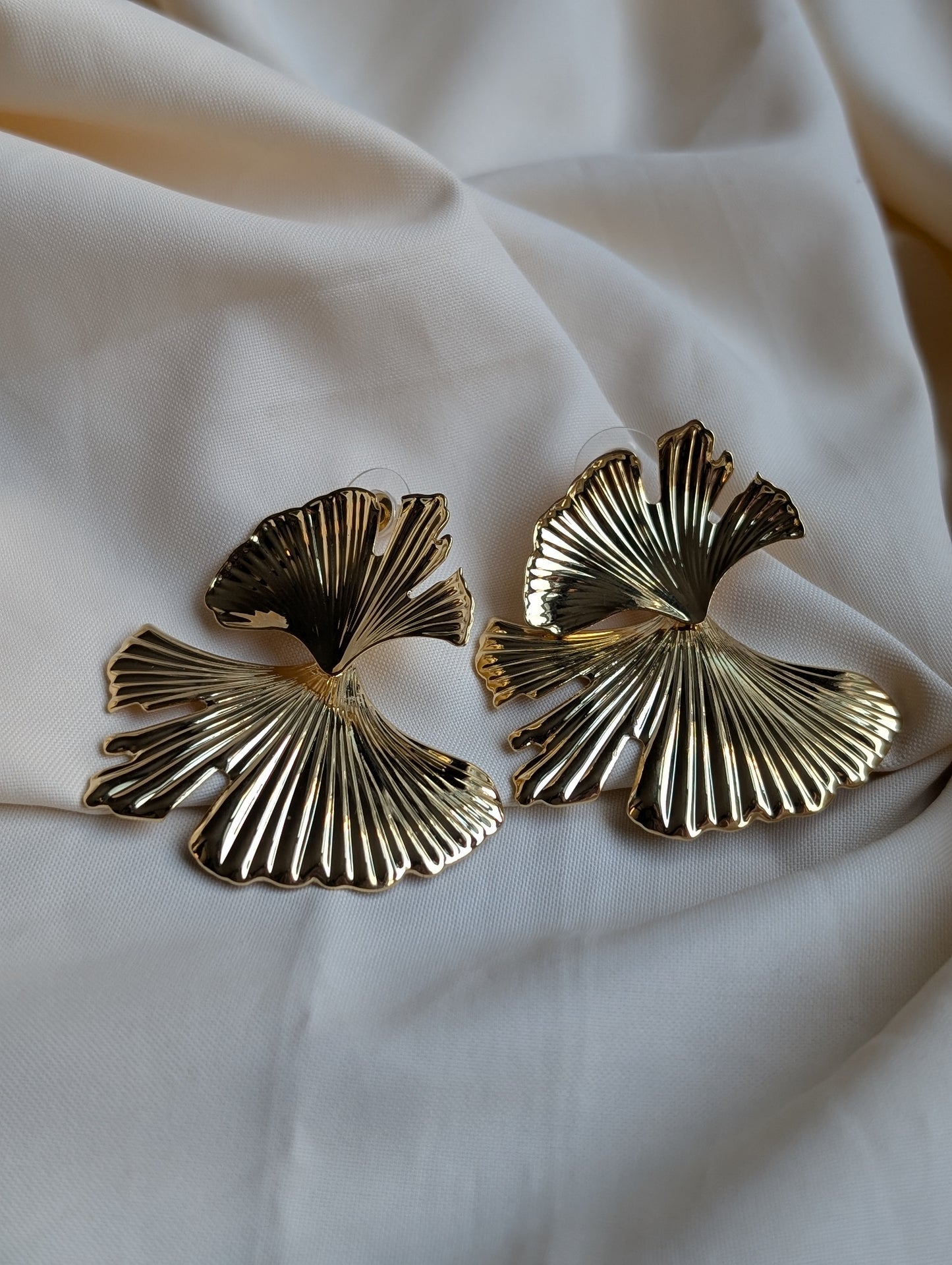 Glided Line Petal Earring