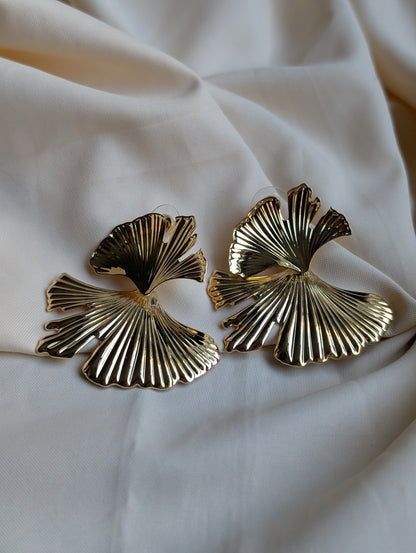 Glided Line Petal Earring