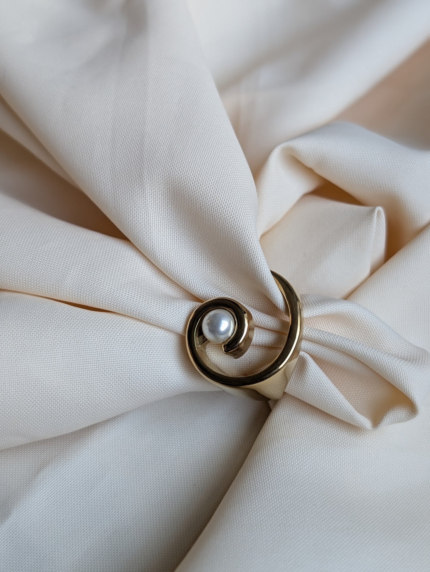 Swirl Pearl Ring