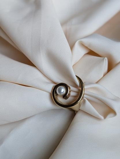 Swirl Pearl Ring