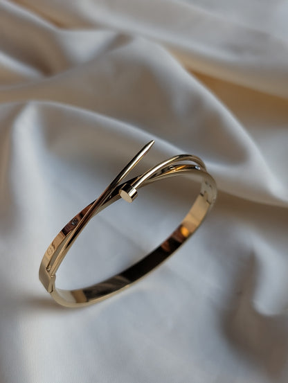 Nail Stone Kada