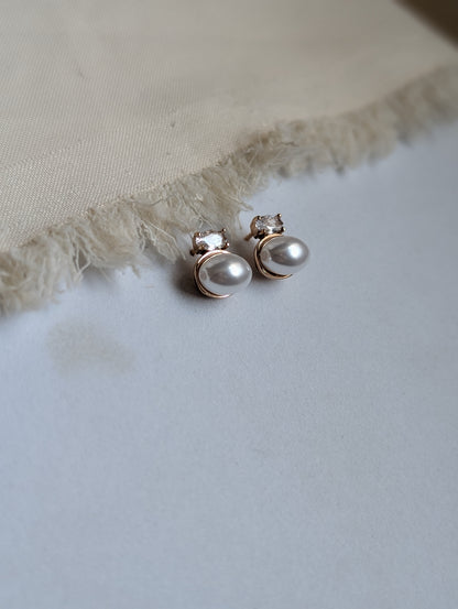 Oval Stone Pearl Stud