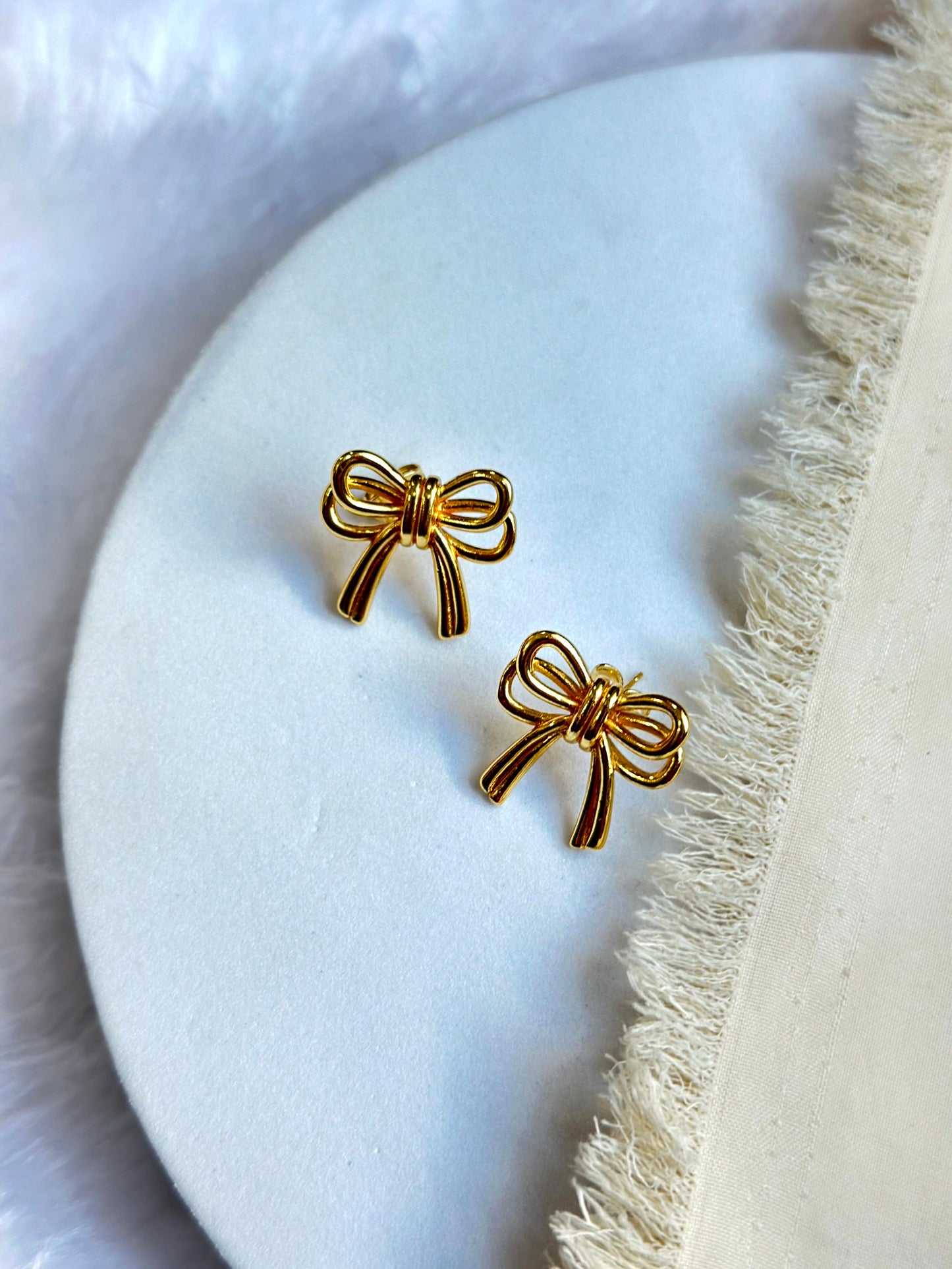 Bow earrings