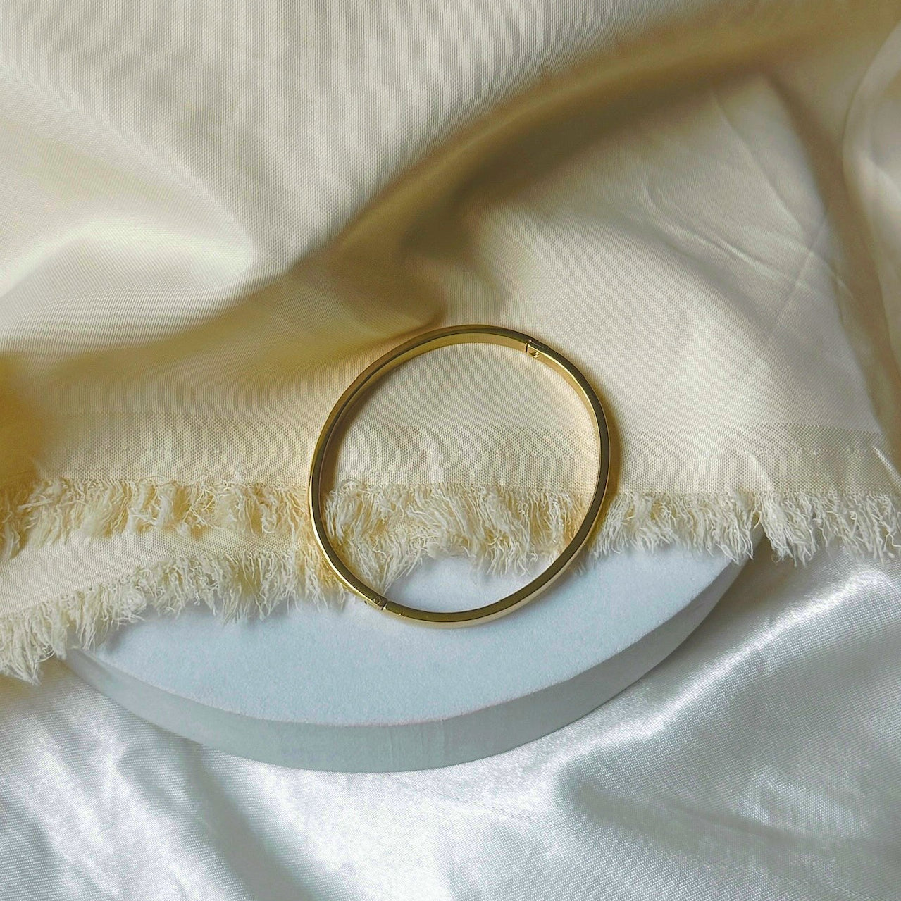 Veya Plain Round Kada S