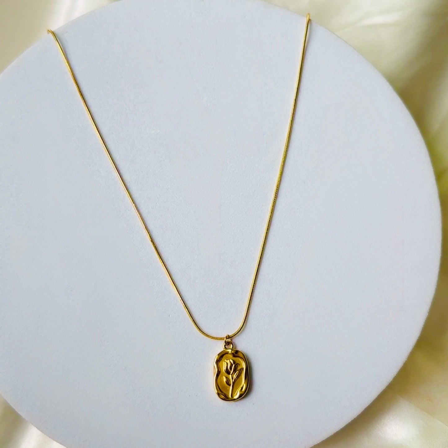 Plain Gold Rose Chain