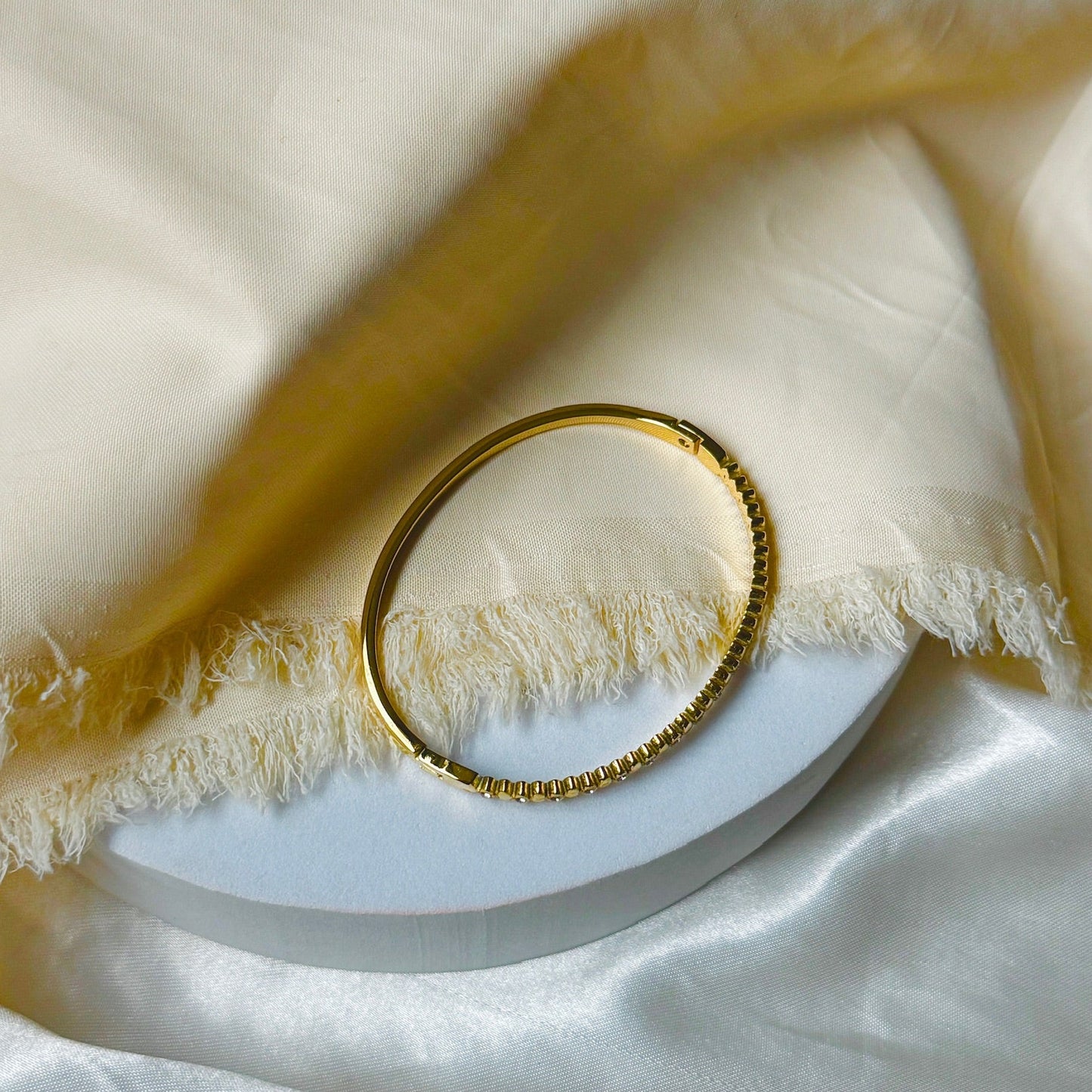 Aveline Oval Stone Kada