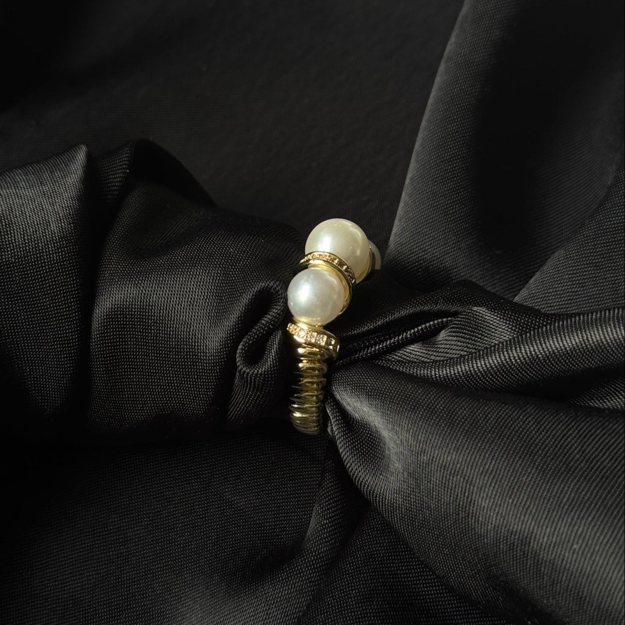 Pearl Spiral Ring