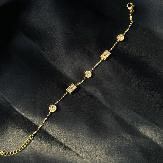 Elise Rec Round Bracelet