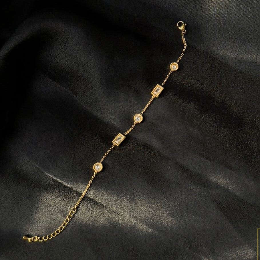 Elise Rec Round Bracelet
