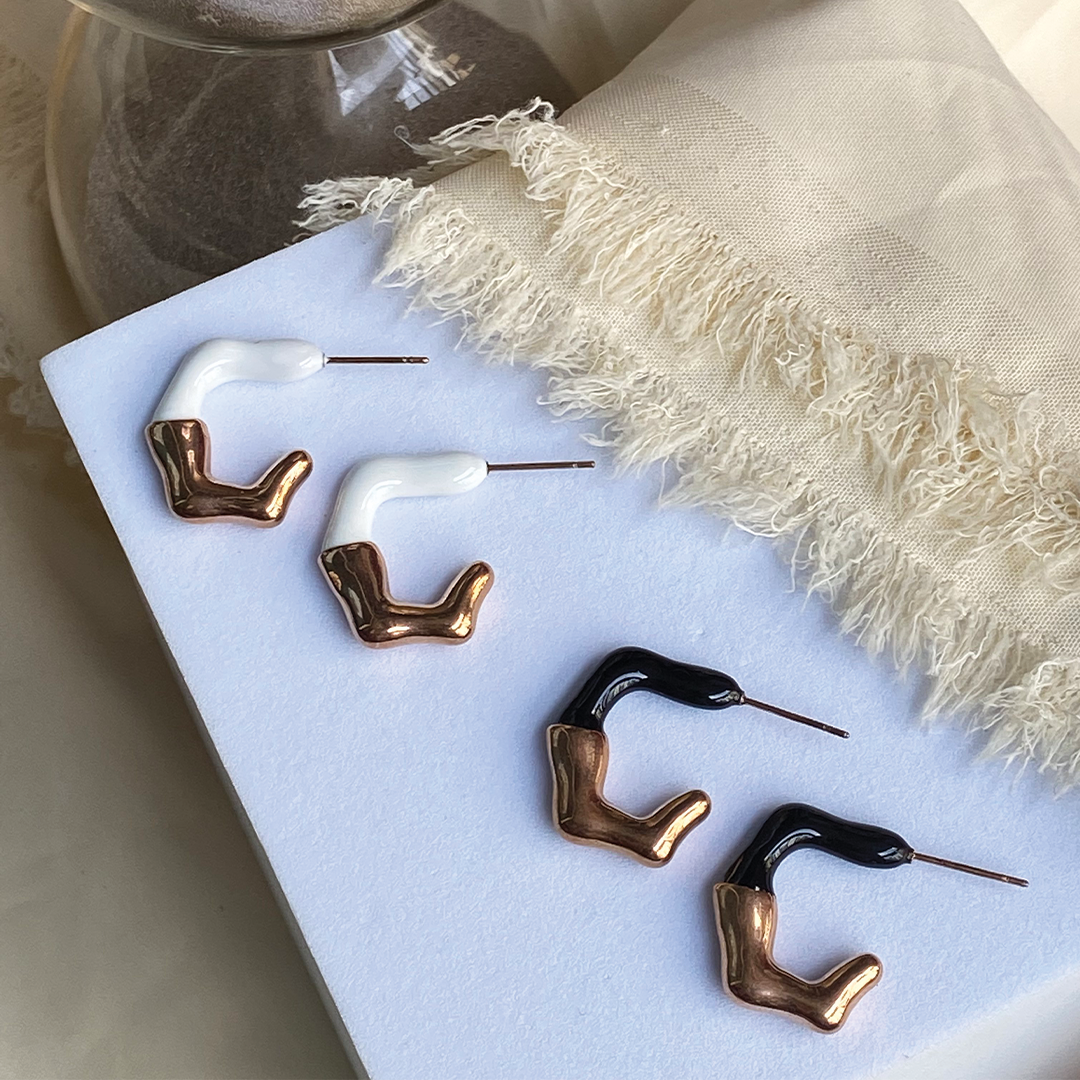 Regal affair White earrings