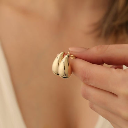 Tear drop small earrings