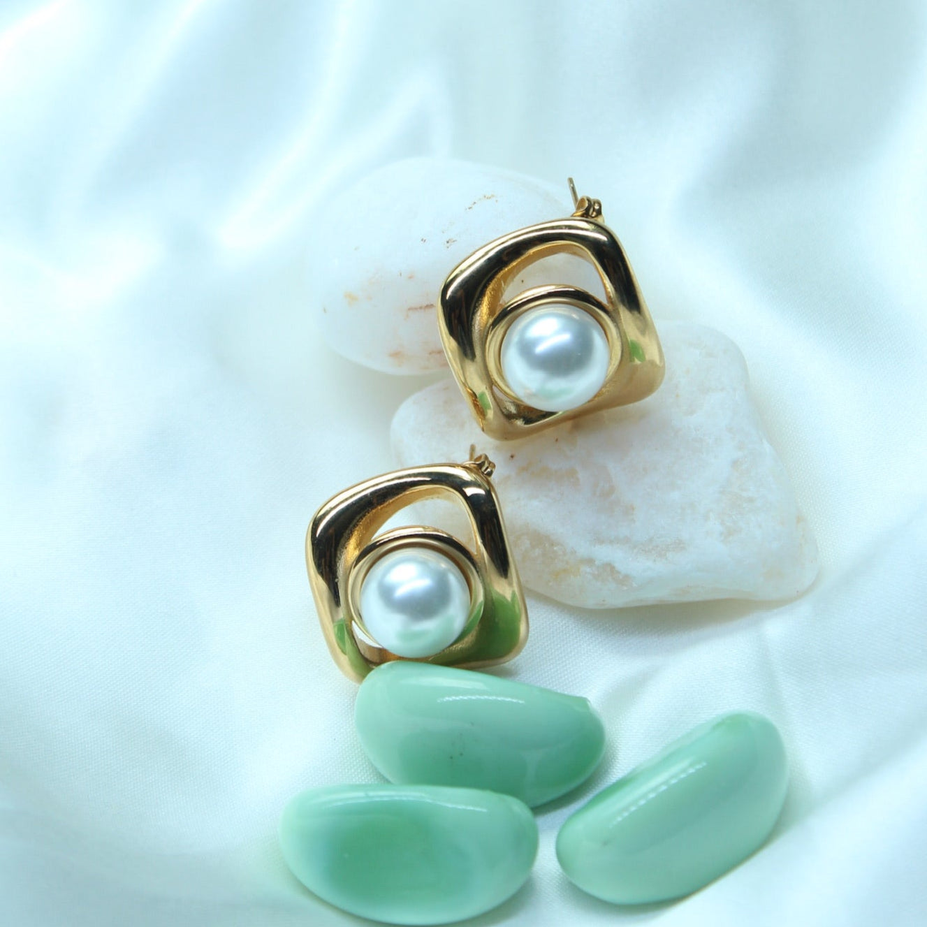 Pearl Luxe Earring