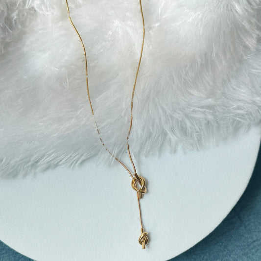 Twisted Knot Chain