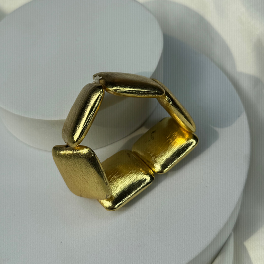 Golden Luxura kada