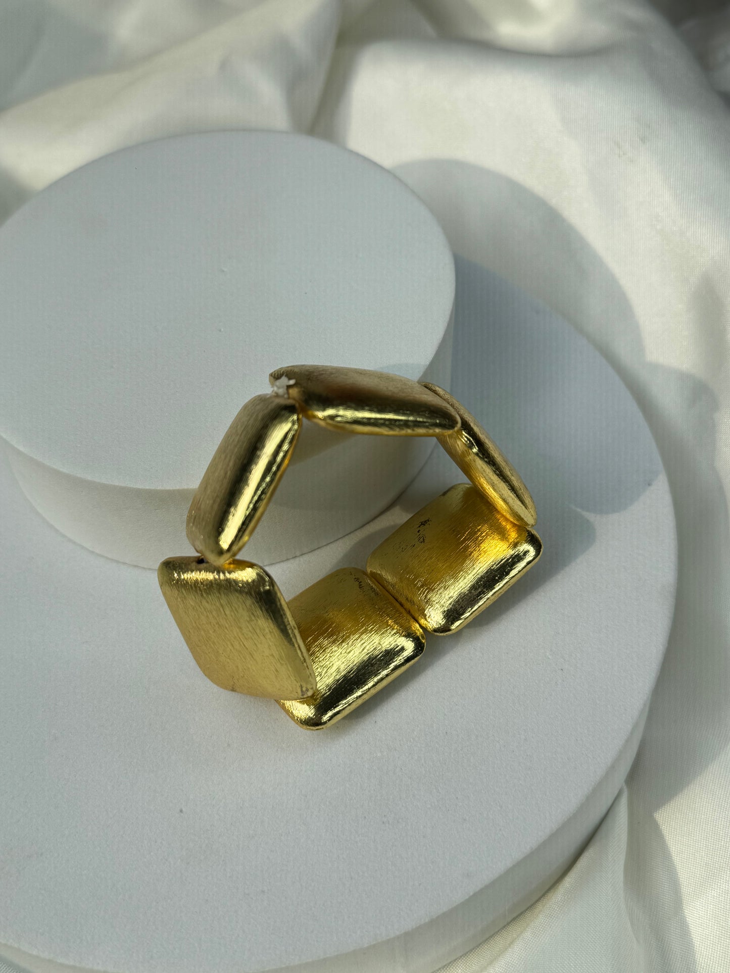 Golden Luxura kada